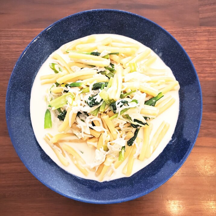 ソースが美味しい しらすと小松菜のクリームパスタ レシピ 作り方 By Minakona 楽天レシピ